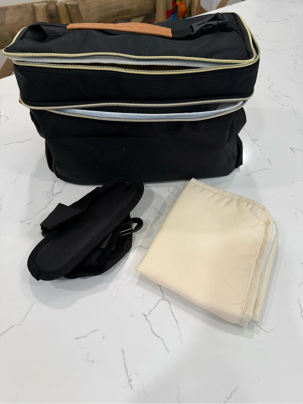 Breastmilk cooler storage bag